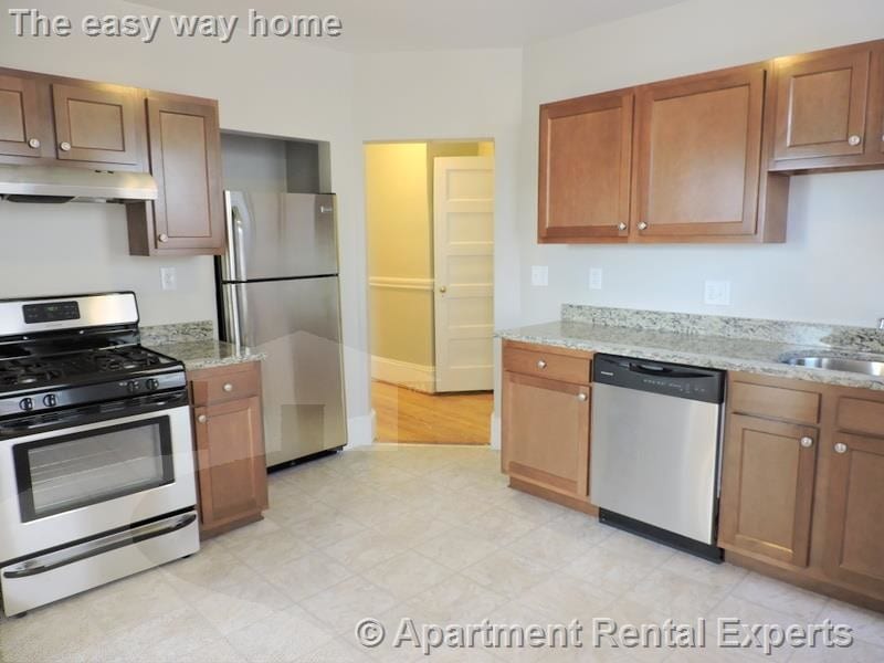 12 Pleasant St, Unit 1 in Cambridge, MA - Building Photo