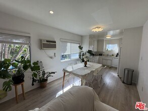 2803 Arizona Ave in Santa Monica, CA - Building Photo - Building Photo