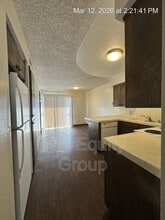 1861 Emma Lee Ln in Hanford, CA - Building Photo - Building Photo