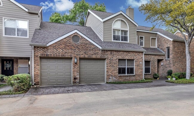 8103 N New Braunfels Ave in San Antonio, TX - Foto de edificio - Building Photo