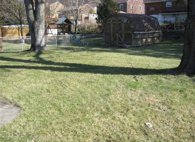 263 E Fairmont Ave in Trafford, PA - Building Photo - Building Photo