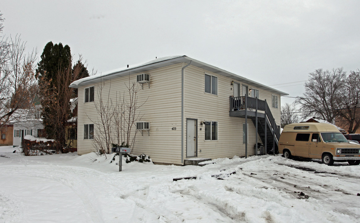 423 Montana St in Gooding, ID - Building Photo