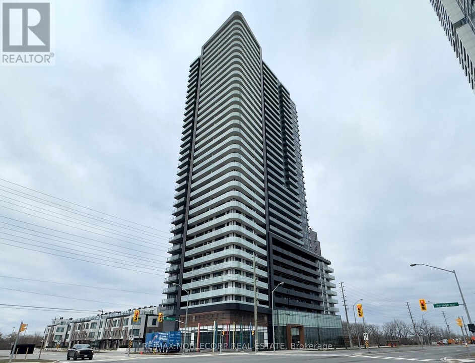 7895-7895 Jane St in Vaughan, ON - Building Photo