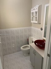 6761 NW 182nd St, Unit 104 in Hialeah, FL - Building Photo - Building Photo