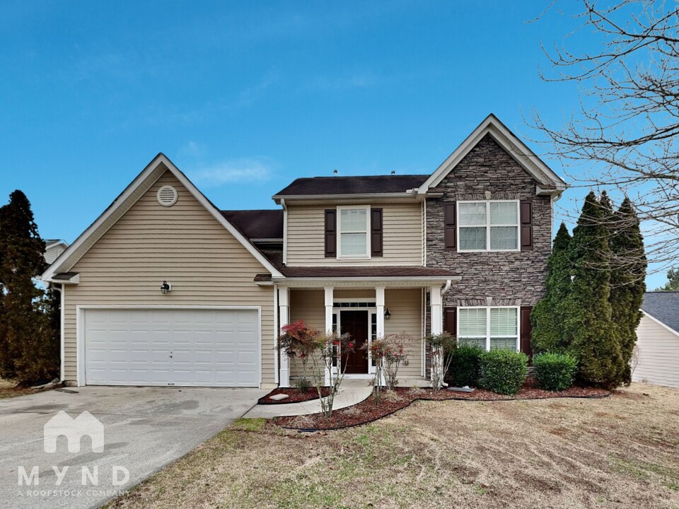 175 Stone Ridge Way in Covington, GA - Building Photo