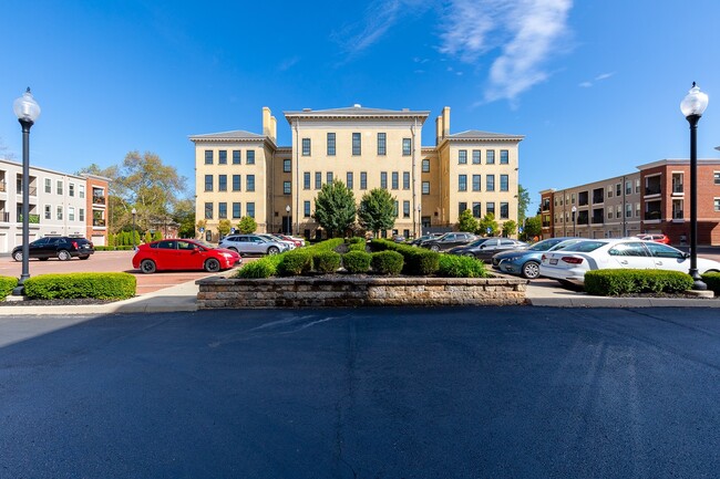 The Barrett in Columbus, OH - Building Photo - Building Photo