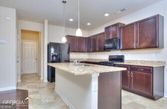565 Dasheill Ln in Atlanta, GA - Building Photo - Building Photo