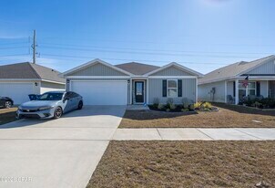 4920 Shurer Ln in Panama City, FL - Building Photo