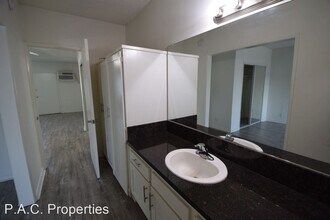 12255 Burbank Blvd in Los Angeles, CA - Building Photo - Building Photo