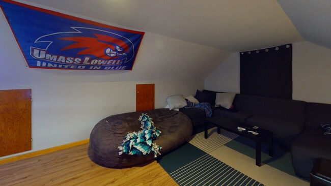 60 Pinkert St, Unit 1 in Medford, MA - Building Photo - Building Photo