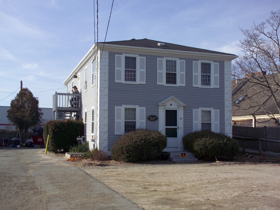 87 Winter St in Hyannis, MA - Foto de edificio