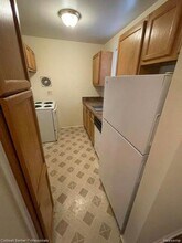 4200 Rochester Rd, Unit 206 in Royal Oak, MI - Foto de edificio - Building Photo