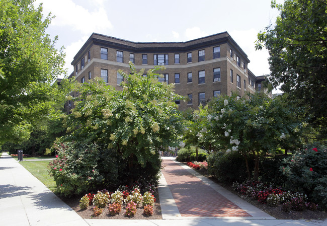 Tilden Hall in Washington, DC - Foto de edificio - Building Photo