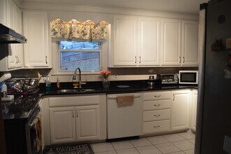 23 Oneil Dr in Westborough, MA - Foto de edificio - Building Photo