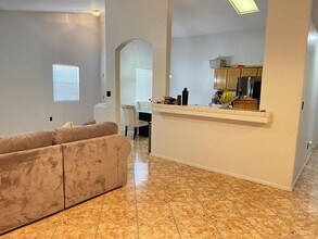 9808 Pyramid Peak Dr in Bakersfield, CA - Building Photo - Building Photo