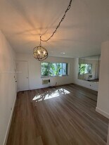 10074 E Bay Harbor Dr in Bay Harbor Islands, FL - Building Photo