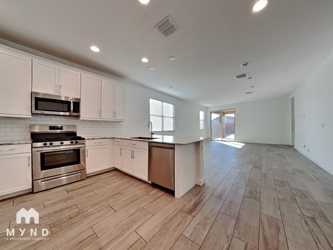 19353 W Elm St in Litchfield Park, AZ - Foto de edificio - Building Photo