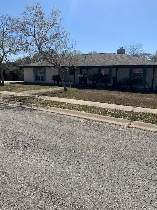 7021 Hathor Dr in Corpus Christi, TX - Building Photo