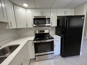 2671 Oak Park Way in Orlando, FL - Building Photo - Building Photo