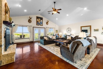 359 Sagebiel Ranch Rd in Fredericksburg, TX - Building Photo - Building Photo