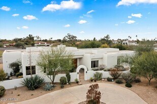 9735 E Cortez St in Scottsdale, AZ - Building Photo