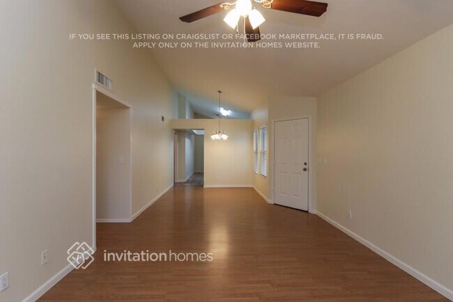 1311 W Straford Dr, Unit 546 in Chandler, AZ - Building Photo - Building Photo