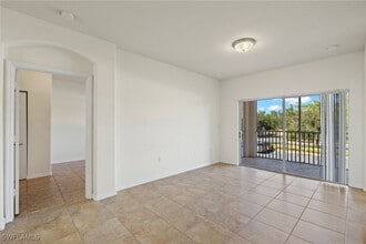 13150 Bella Casa Cir in Ft. Myers, FL - Building Photo - Building Photo