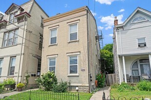 211 E 5th St, Unit 1 in Newport, KY - Building Photo