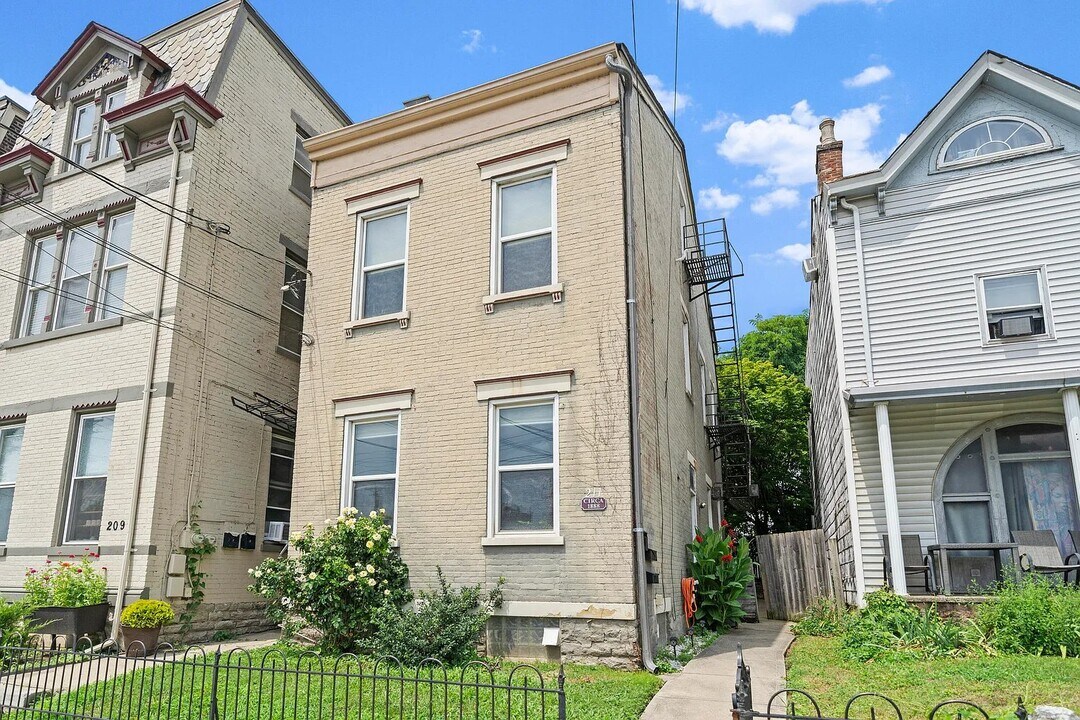 211 E 5th St, Unit 1 in Newport, KY - Foto de edificio