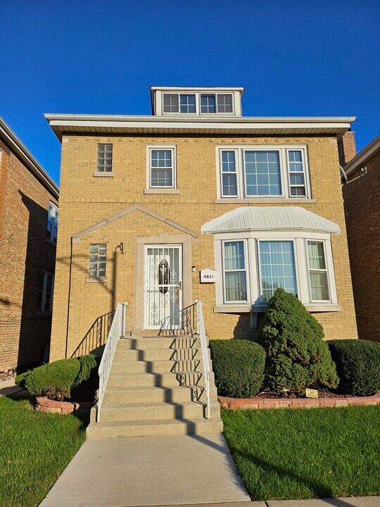 4831 S Tripp Ave in Chicago, IL - Building Photo