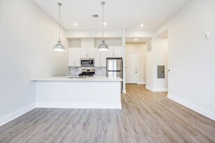 667-665 Grand St in Jersey City, NJ - Building Photo