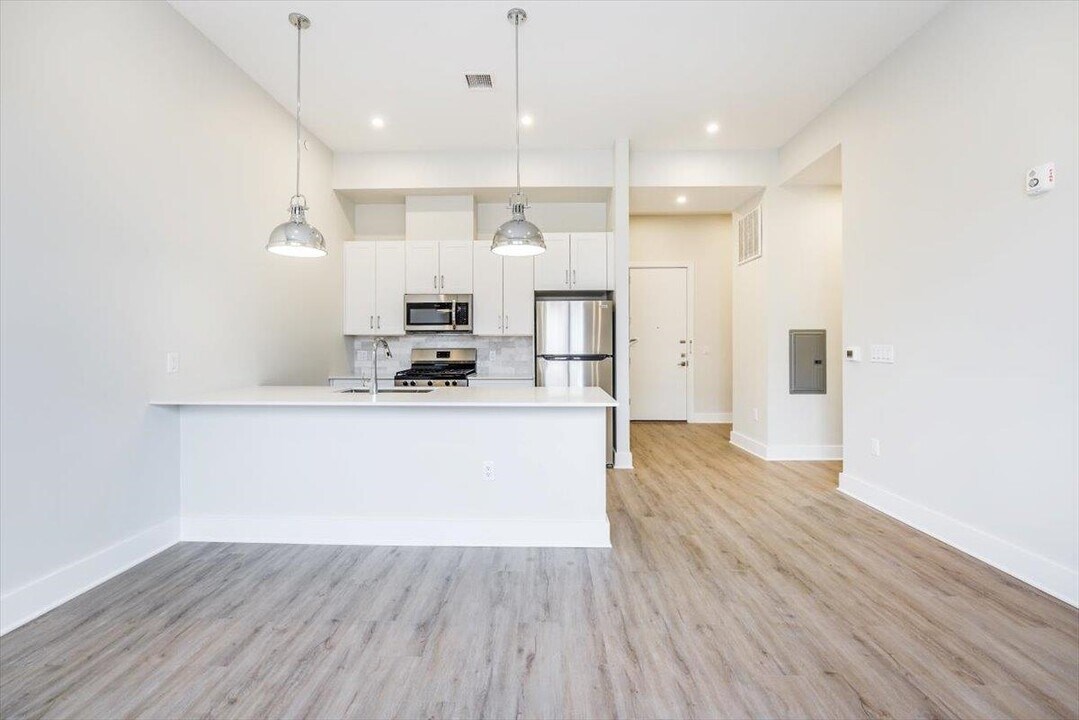 667-665 Grand St in Jersey City, NJ - Building Photo