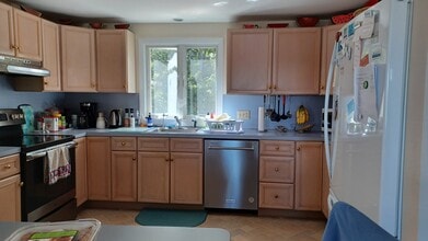 8 Benefit St in Falmouth, MA - Building Photo - Building Photo