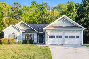 4371 Fiddlers Bend in Loganville, GA - Building Photo