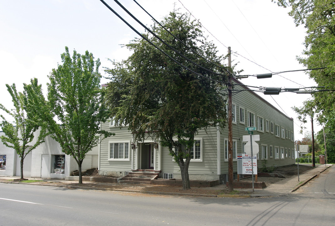 429 SE Baker St in McMinnville, OR - Building Photo