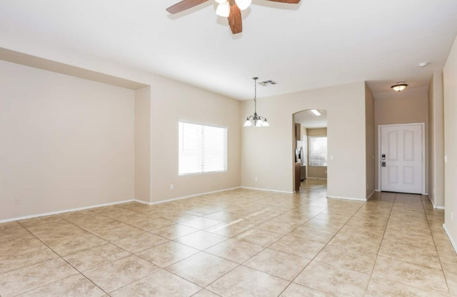 9902 W Trumbull Rd in Tolleson, AZ - Building Photo - Building Photo