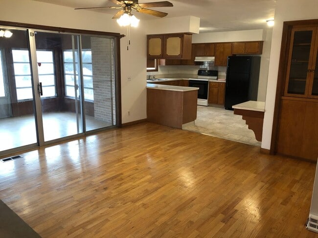 7820 E Mt Hope Hwy in Grand Ledge, MI - Building Photo - Building Photo