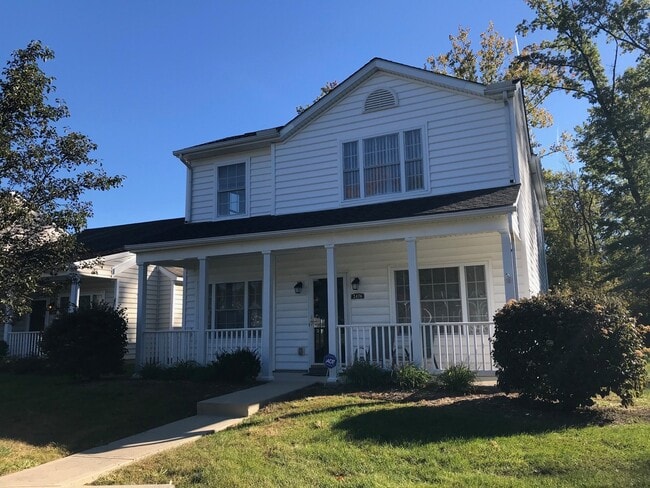 property at 2476 Tree Knoll Ct