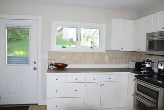 4887 Edgewater Dr in Mound, MN - Building Photo - Building Photo