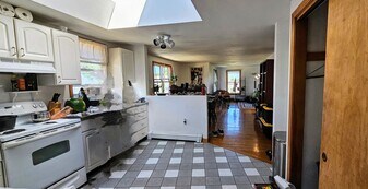 67 Brooks St in Boston, MA - Building Photo