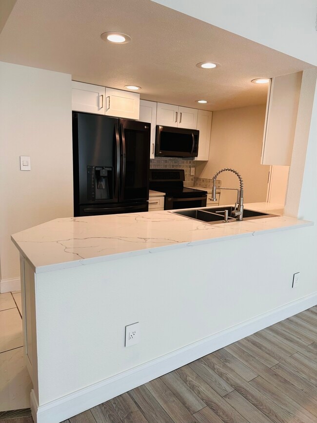 property at 1011 S Ironton St