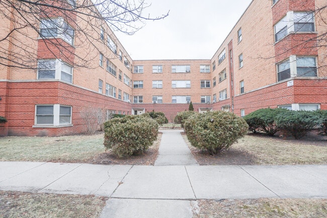 property at 5655 N Christiana Ave