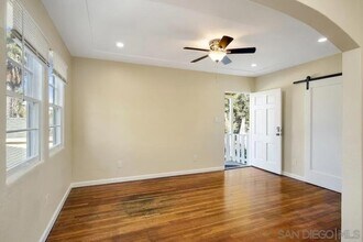 4417 Van Dyke Ave in San Diego, CA - Foto de edificio - Building Photo