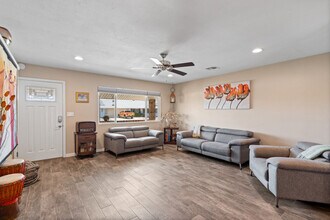 10314 W Sierra Dawn Dr in Sun City, AZ - Building Photo - Building Photo