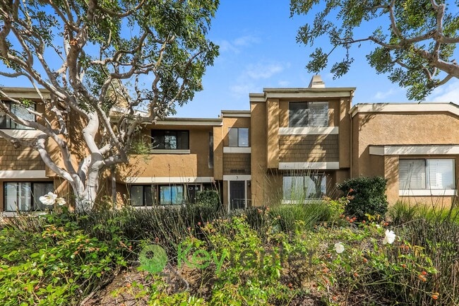 property at 3 Summerwalk Ct