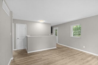 1 Manor Dr in Collinsville, IL - Building Photo - Building Photo