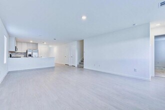504 Robin Ct in Angleton, TX - Building Photo - Building Photo