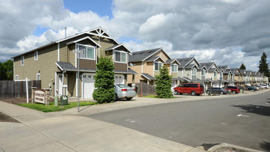 Covington Townhomes in Vancouver, WA - Building Photo - Building Photo