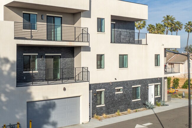 278 N 11th Ave in Upland, CA - Building Photo - Building Photo