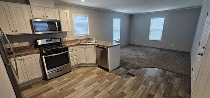 58 Tulip Ln in Belleville, MI - Building Photo - Building Photo